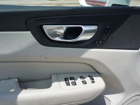 Used 2023 Volvo XC60 B5 Plus w/ Protection Package Premier AWD/4WD image 4