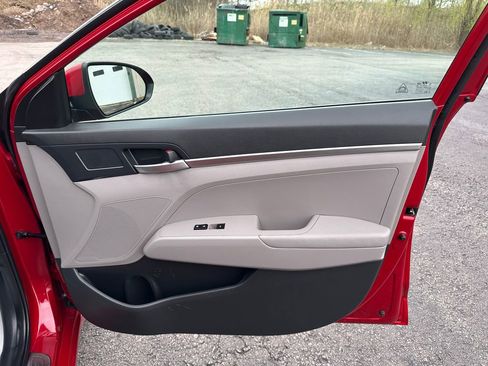 Used 2020 Hyundai Elantra SE image 26