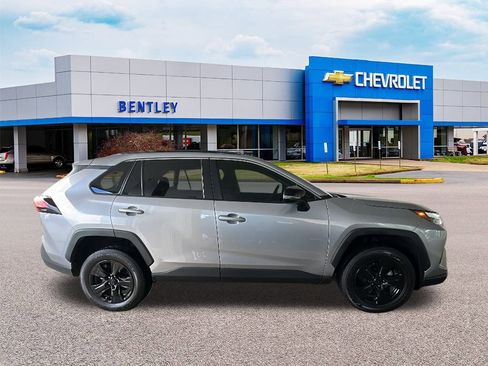 Used 2023 Toyota RAV4 XLE image 6