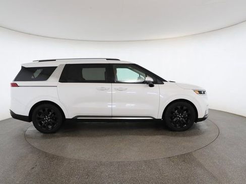 Used 2024 Kia Carnival SX image 22