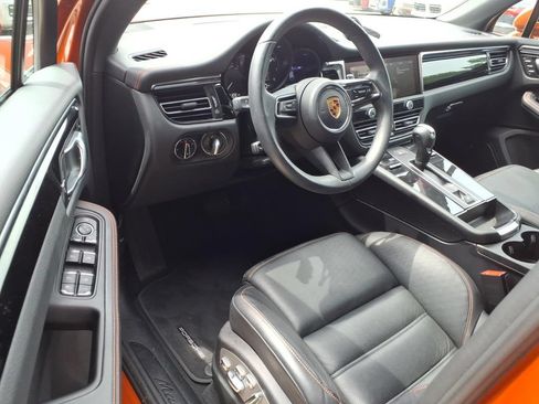 Certified 2024 Porsche Macan AWD/4WD image 16