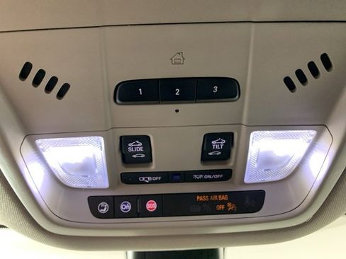 Used 2021 Buick Enclave Premium w/ Sun and Sites Package image 25