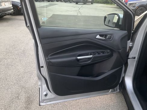 Used 2018 Ford Escape Titanium w/ Ford Safe & Smart Package image 9