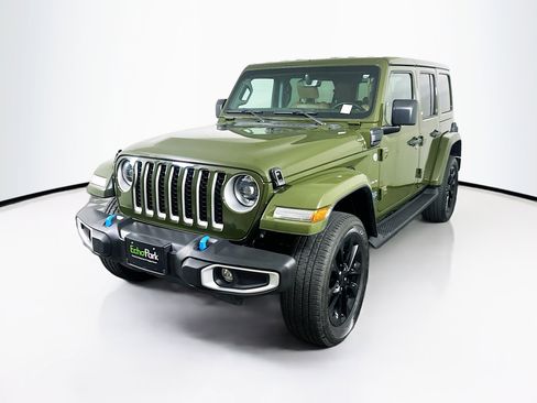 Used 2023 Jeep Wrangler Unlimited Sahara AWD/4WD image 3