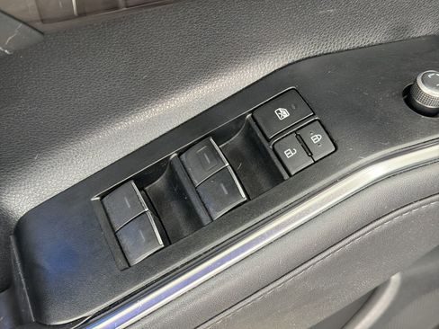 Used 2022 Toyota Highlander Limited image 12