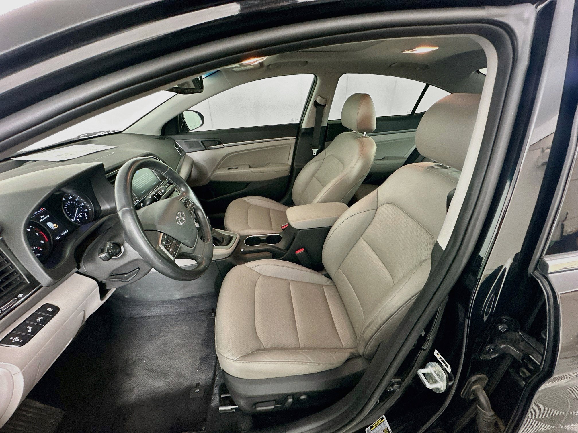 Used 2018 Hyundai Elantra Limited w/ Limited Ultimate Package 02 FWD image 13