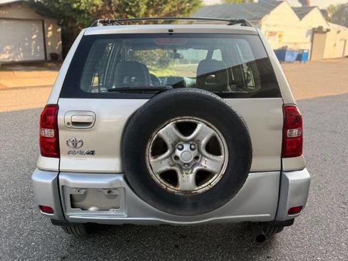 Used 2005 Toyota RAV4 2WD image 6