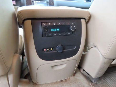 Used 2013 GMC Yukon XL Denali image 19