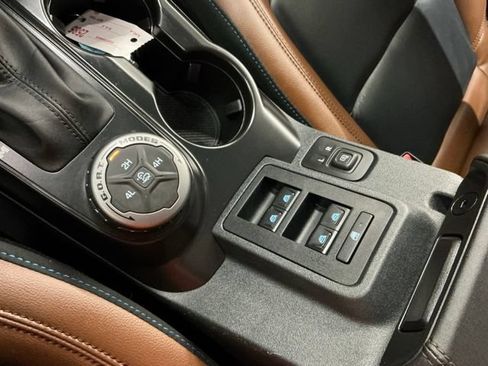Used 2024 Ford Bronco Outer Banks AWD/4WD image 22