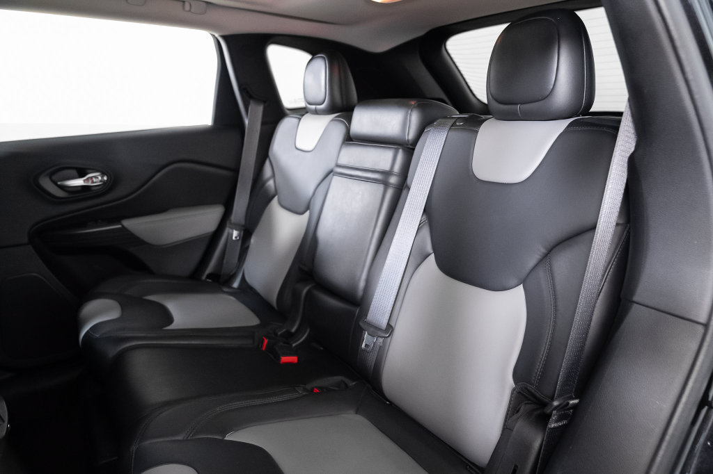 Used 2014 Jeep Cherokee Limited AWD/4WD image 20