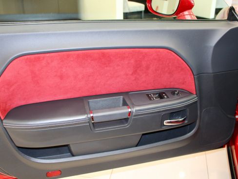 Used 2013 Dodge Challenger SRT8 w/ Harman Kardon Audio Group image 15