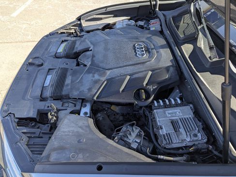 Used 2019 Audi Q8 Premium image 48