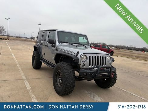 Used 2017 Jeep Wrangler Unlimited Rubicon w/ Connectivity Group image 3