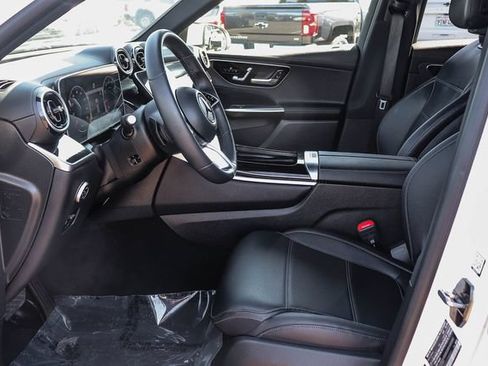 Used 2025 Mercedes-Benz GLC 300 image 21