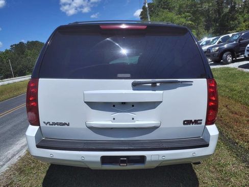 Used 2013 GMC Yukon SLT image 2