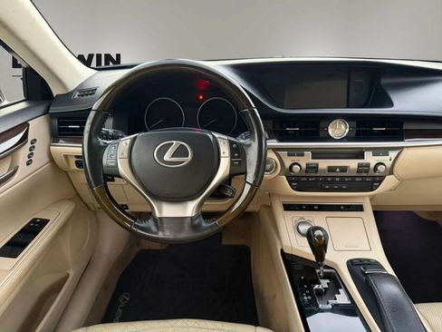Used 2013 Lexus ES 350 w/ Luxury Pkg FWD image 17