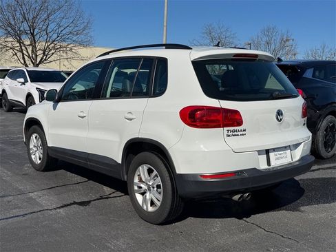 Used 2016 Volkswagen Tiguan S image 5
