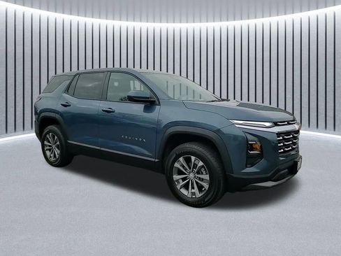 Used 2026 Chevrolet Equinox LT image 2