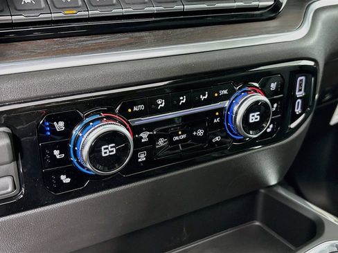 New 2026 GMC Sierra 1500 SLT w/ SLT Premium Package AWD/4WD image 16