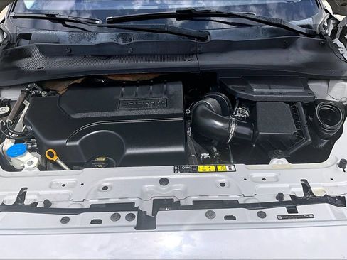 Used 2019 Jaguar E-PACE R-Dynamic S image 13