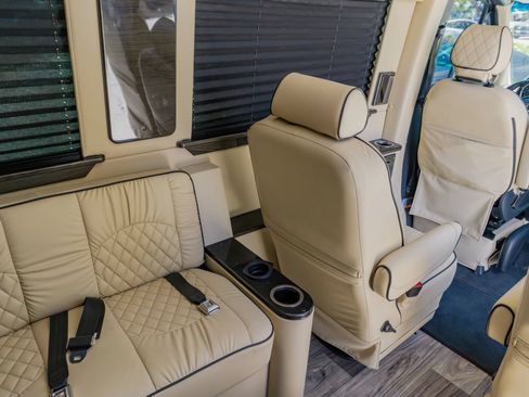 Used 2022 Mercedes-Benz Sprinter 2500 image 14