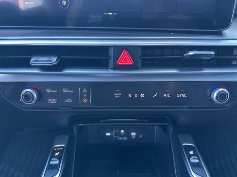 Used 2025 Kia Sorento EX w/ EX Panoramic Sunroof Package image 19