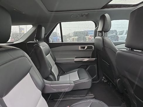 Used 2023 Ford Explorer XLT w/ Equipment Group 202A AWD/4WD image 55