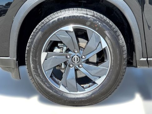 Used 2025 Nissan Rogue SV AWD/4WD image 12