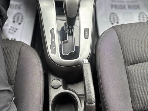 Used 2015 Chevrolet Cruze LT FWD image 15