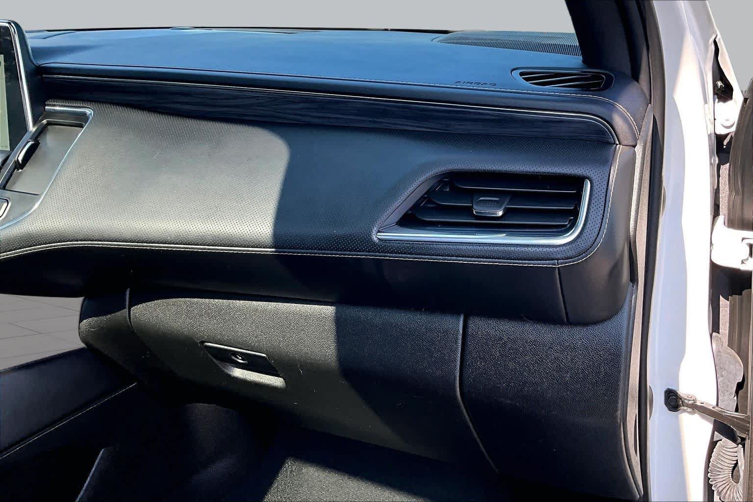 Used 2023 GMC Yukon SLT AWD/4WD image 18