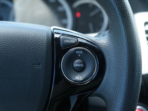 Used 2017 Honda Accord EX image 39
