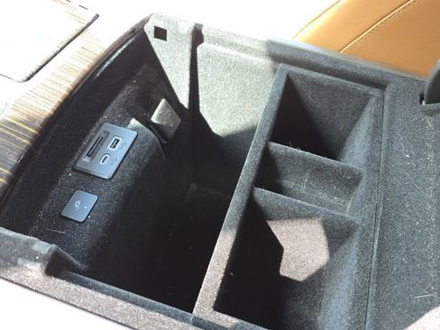 Certified 2022 Cadillac Escalade ESV Premium Luxury w/ LPO, Illumination Package image 24