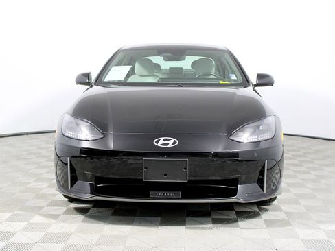 Used 2024 Hyundai Ioniq 6 Limited image 2