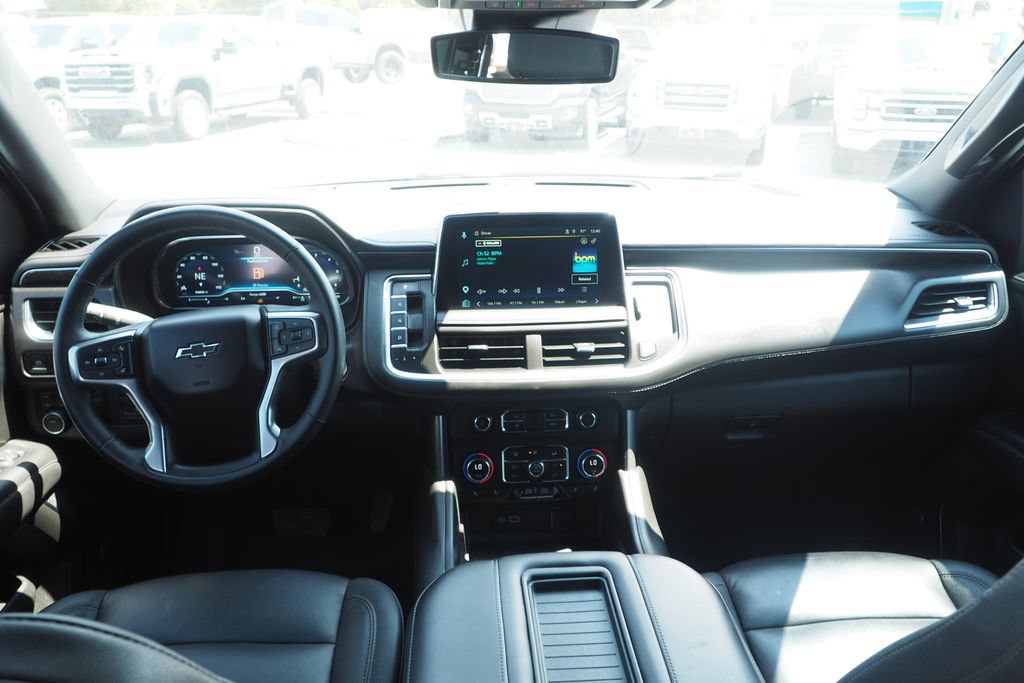 Used 2024 Chevrolet Suburban Z71 w/ Luxury Package AWD/4WD image 17