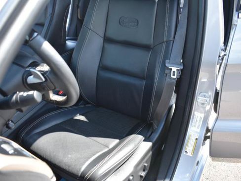 Used 2014 Jeep Grand Cherokee Overland w/ Advanced Technology Group AWD/4WD image 17