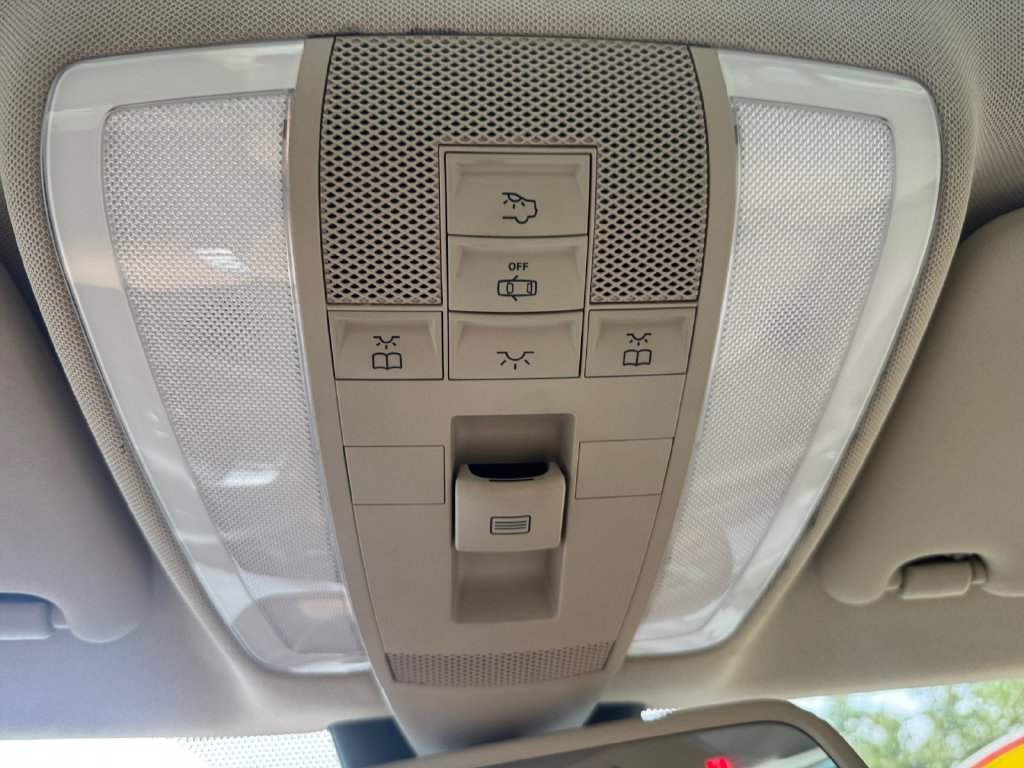 Used 2012 Mercedes-Benz C 300 4MATIC Sedan image 24