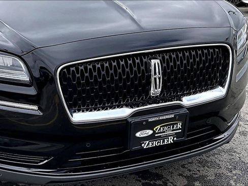 Used 2022 Lincoln Nautilus Reserve AWD/4WD image 30