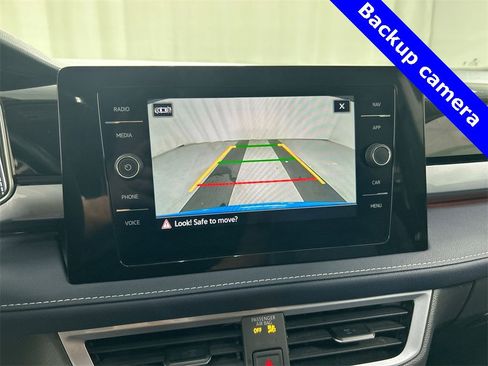 Certified 2025 Volkswagen Taos SEL image 21