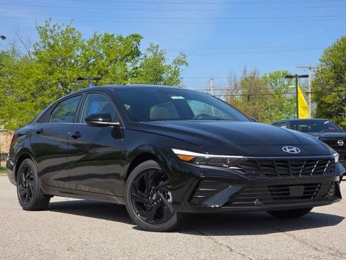 New 2026 Hyundai Elantra SEL Sport Premium FWD image 2