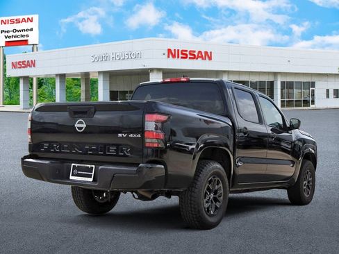 Used 2024 Nissan Frontier SV AWD/4WD image 4