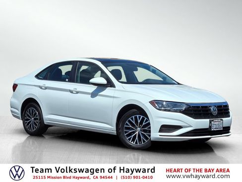 Used 2019 Volkswagen Jetta SE FWD image 1