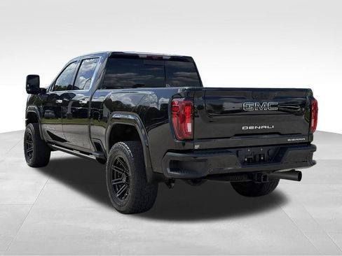 Used 2021 GMC Sierra 2500 Denali w/ Denali Black Diamond Edition AWD/4WD image 3