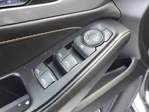 Used 2019 Chevrolet Traverse LT image 25