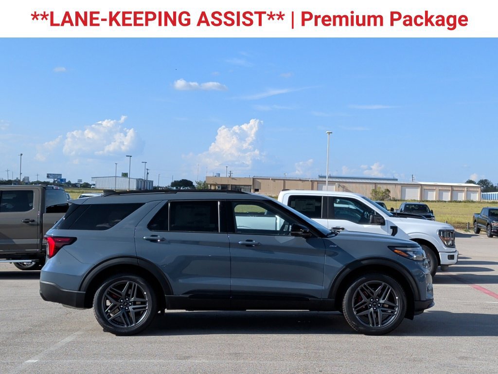 New 2026 Ford Explorer ST-Line w/ ST-Line Street Pack RWD image 10