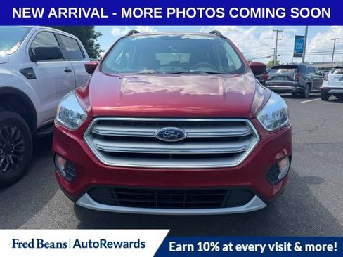 Used 2018 Ford Escape SE w/ SE Sync 3 Package AWD/4WD image 2