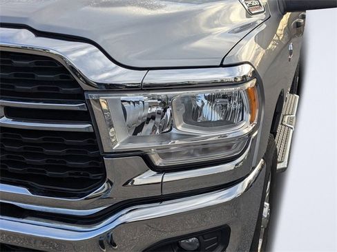 Used 2024 RAM 2500 Big Horn image 9