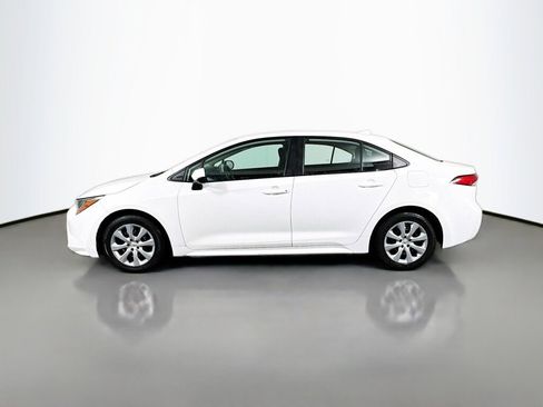 Used 2021 Toyota Corolla LE image 2
