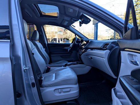 Used 2019 Honda Pilot Touring image 34