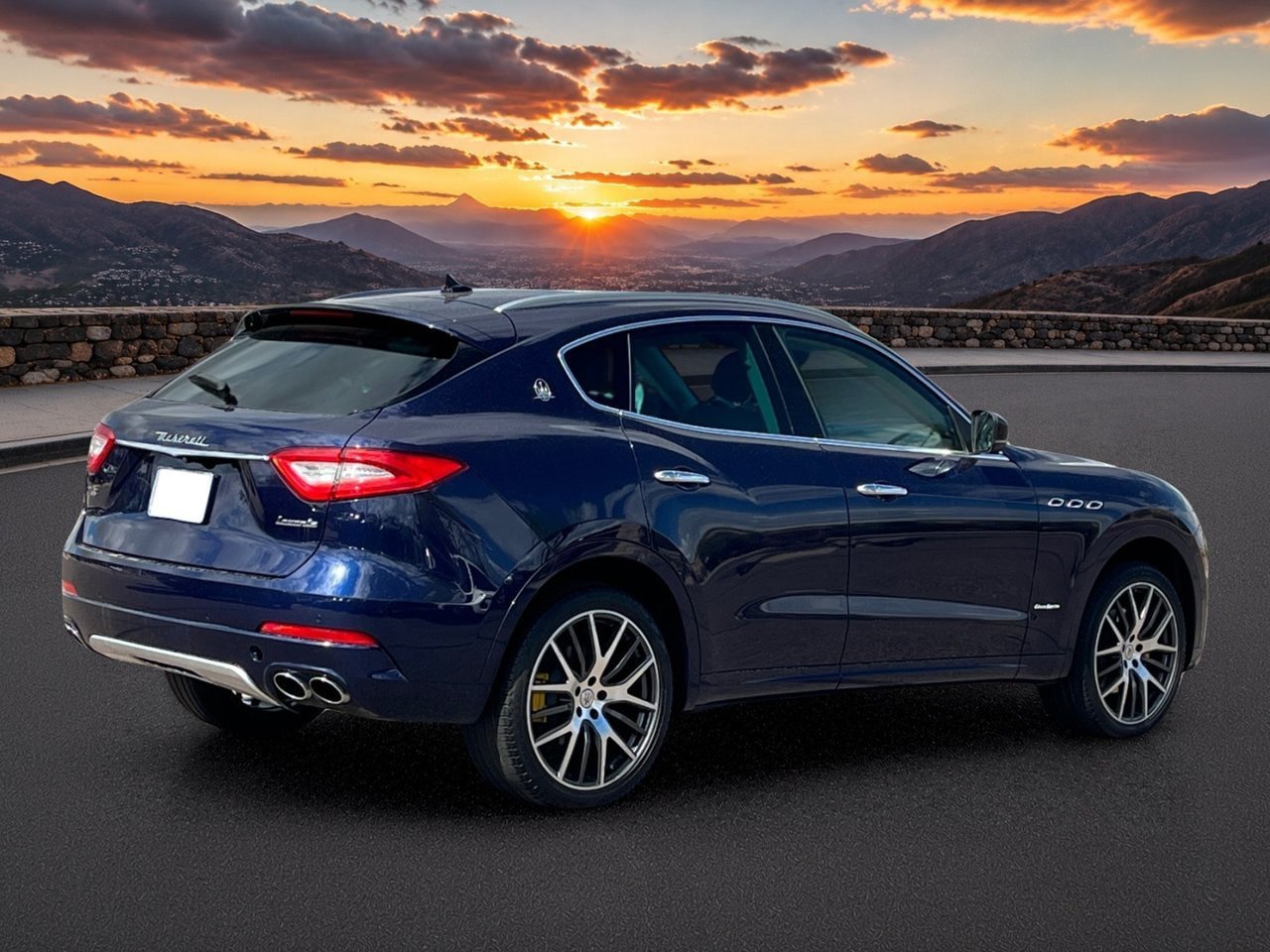 Used 2019 Maserati Levante GranLusso AWD/4WD image 5