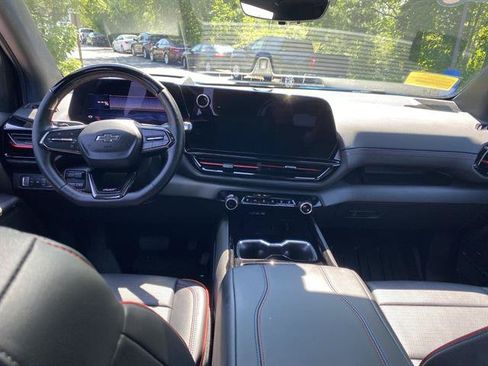 Certified 2025 Chevrolet Silverado EV RST AWD/4WD image 21